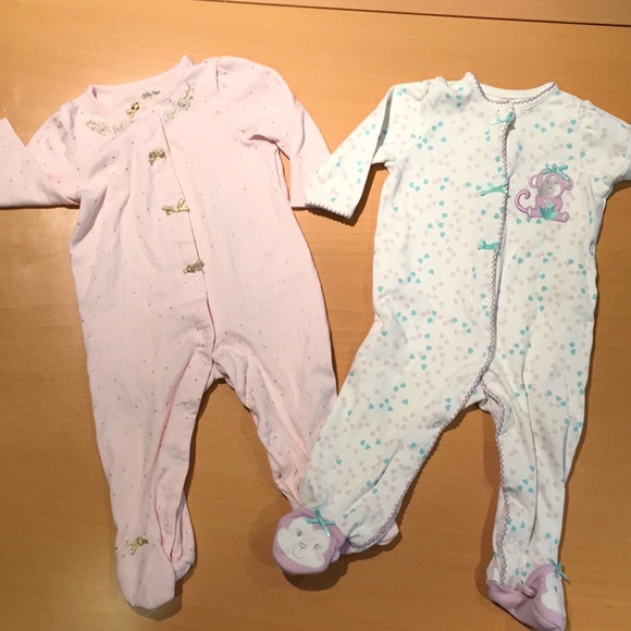 2 Little Me Footed Onesies Sleepers - Picture 1 of 9